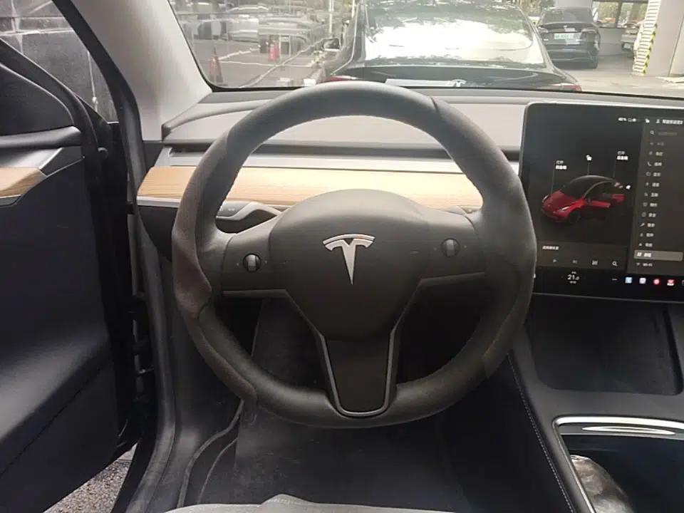 Tesla Model Y 2022 Rear-Wheel-Drive Version — миниатюра 13