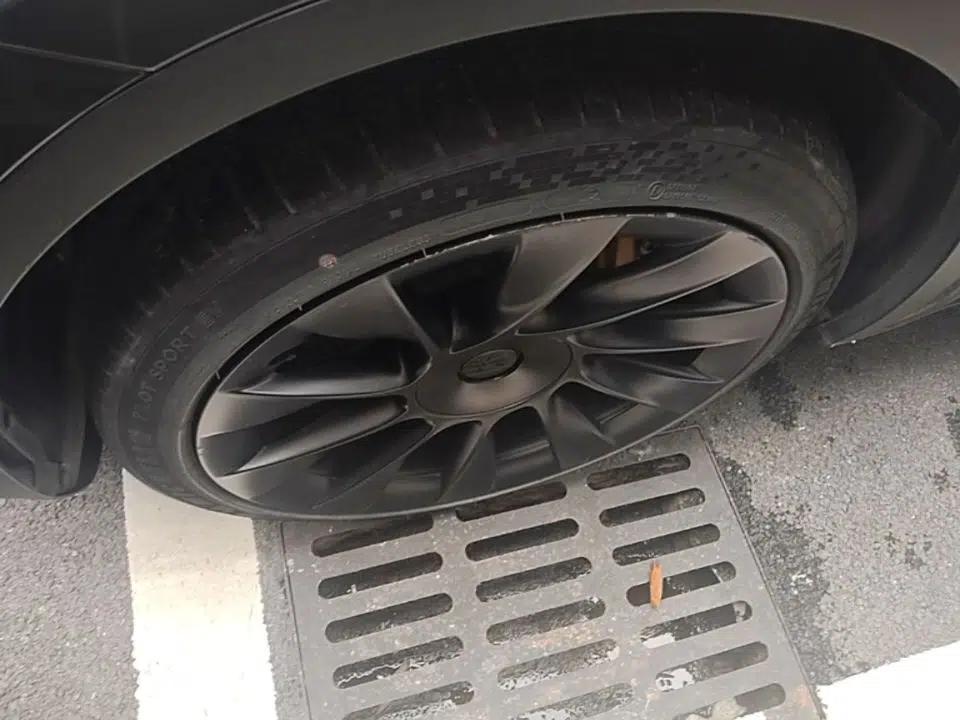 Tesla Model Y 2022 Rear-Wheel-Drive Version — миниатюра 10