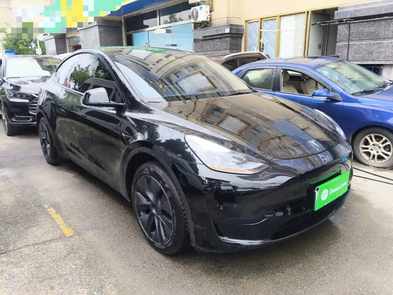 Tesla Model Y 2023 Rear-Wheel-Drive Version — миниатюра 3