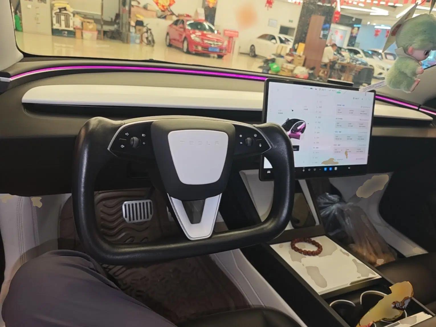 Tesla Model 3 2023 Rear-Wheel-Drive Version — миниатюра 12