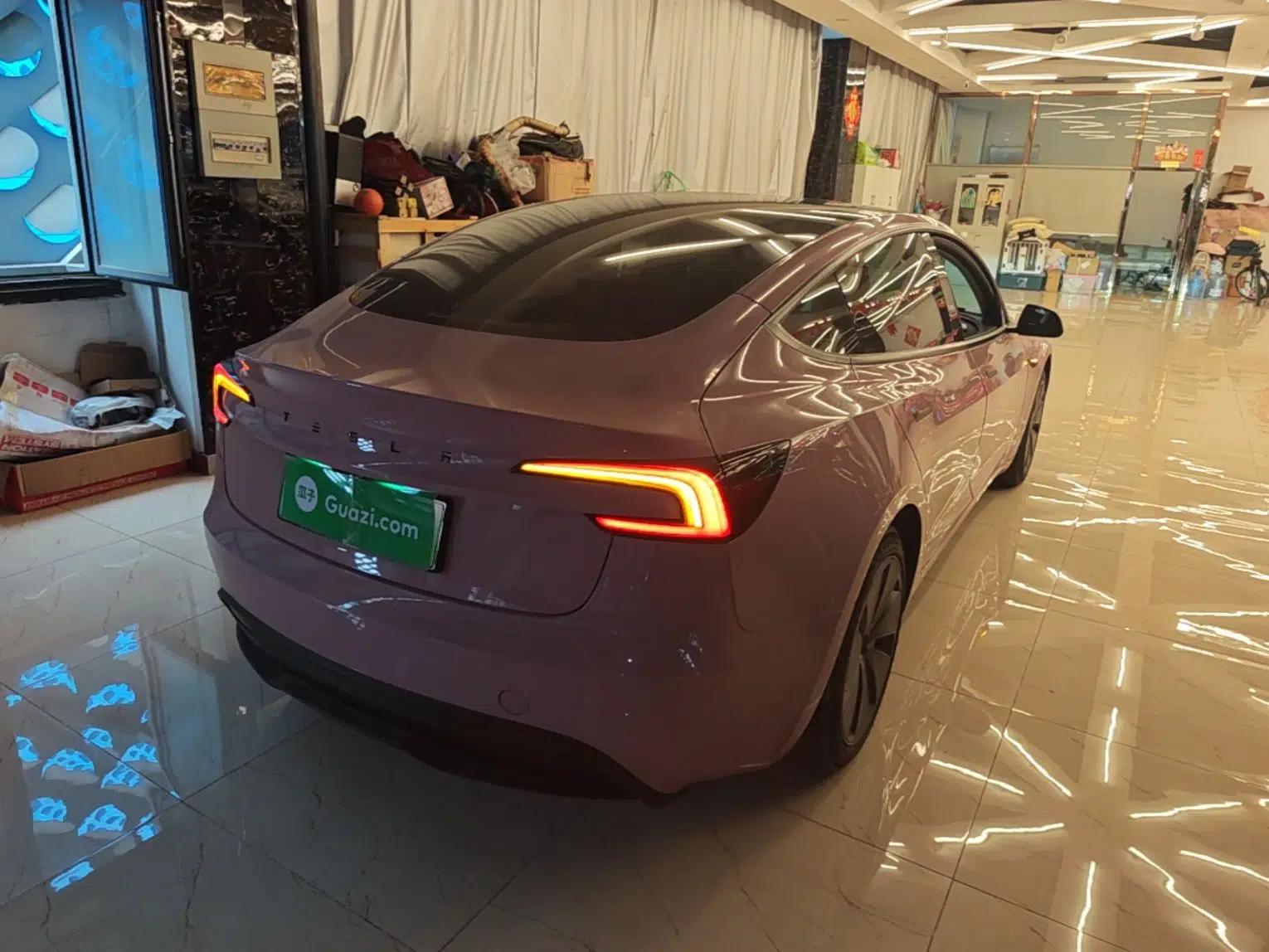 Tesla Model 3 2023 Rear-Wheel-Drive Version — миниатюра 6
