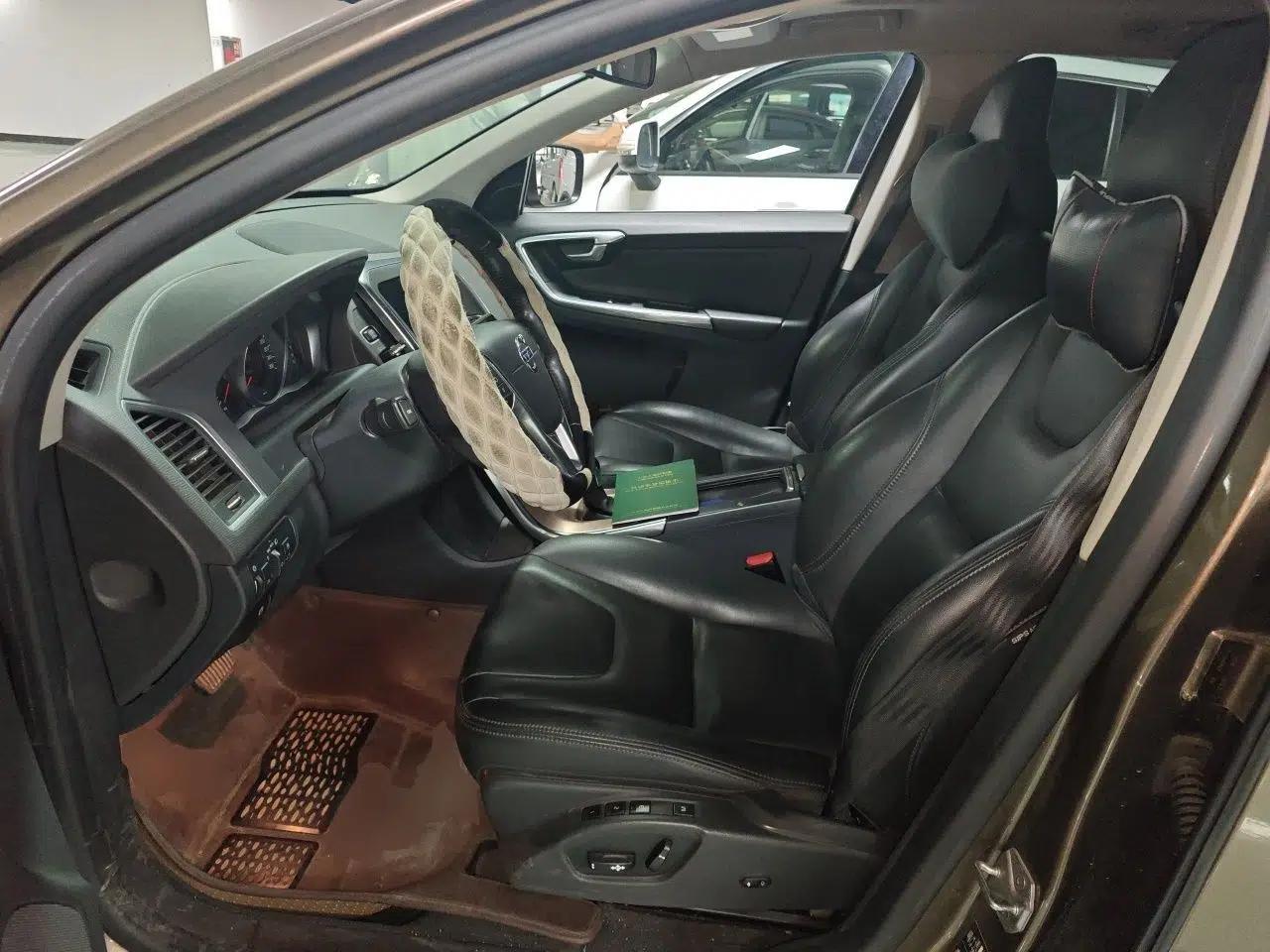 Volvo XC60 2016 T5 Smart Upgrade Model — миниатюра 15
