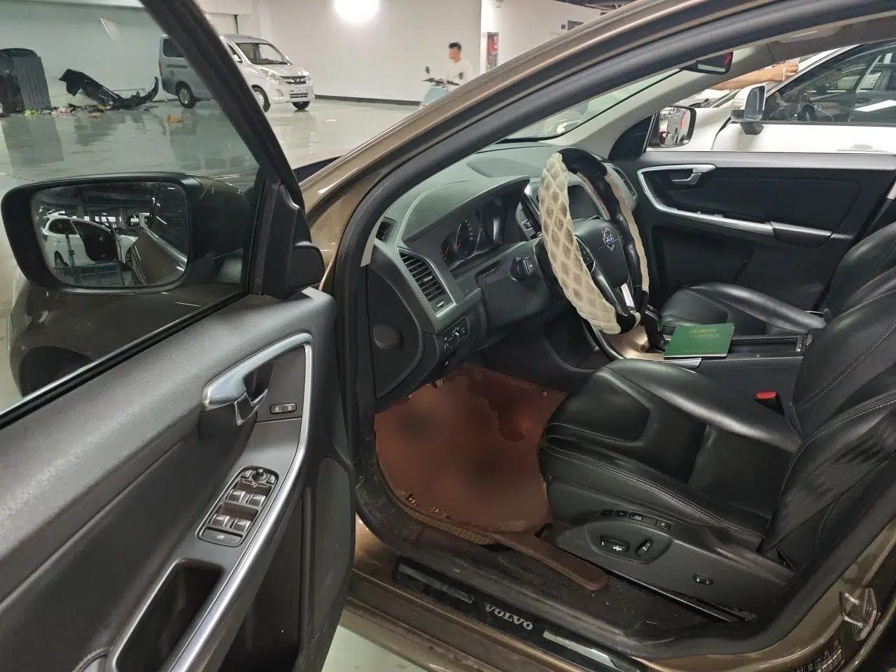 Volvo XC60 2016 T5 Smart Upgrade Model — миниатюра 16
