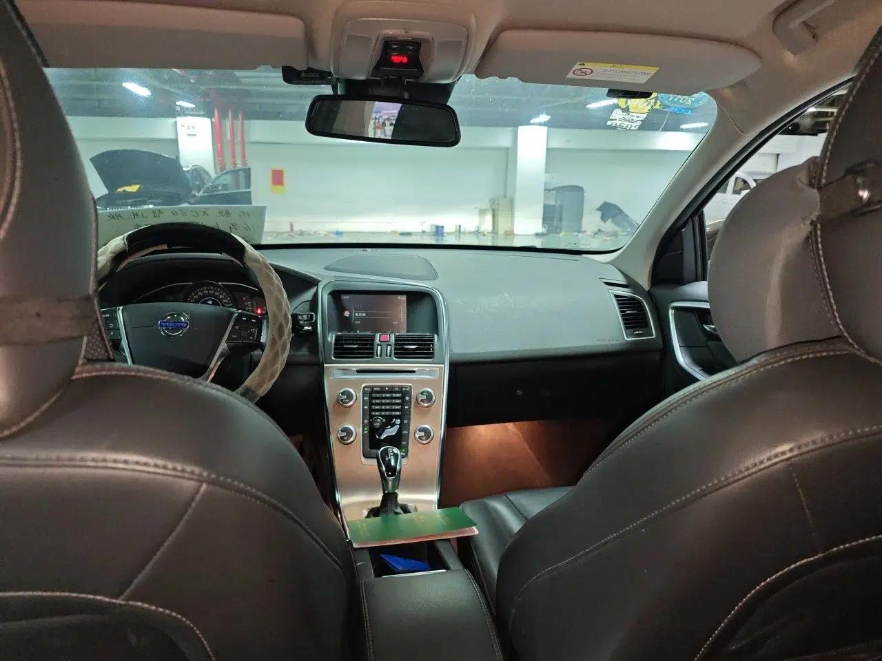Volvo XC60 2016 T5 Smart Upgrade Model — миниатюра 18