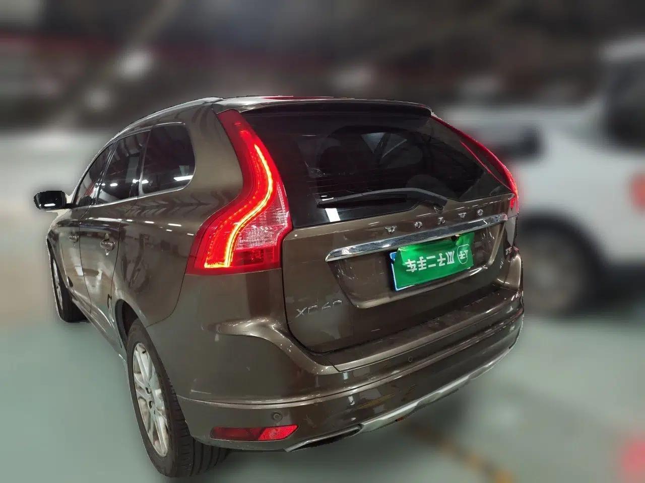 Volvo XC60 2016 T5 Smart Upgrade Model — миниатюра 4