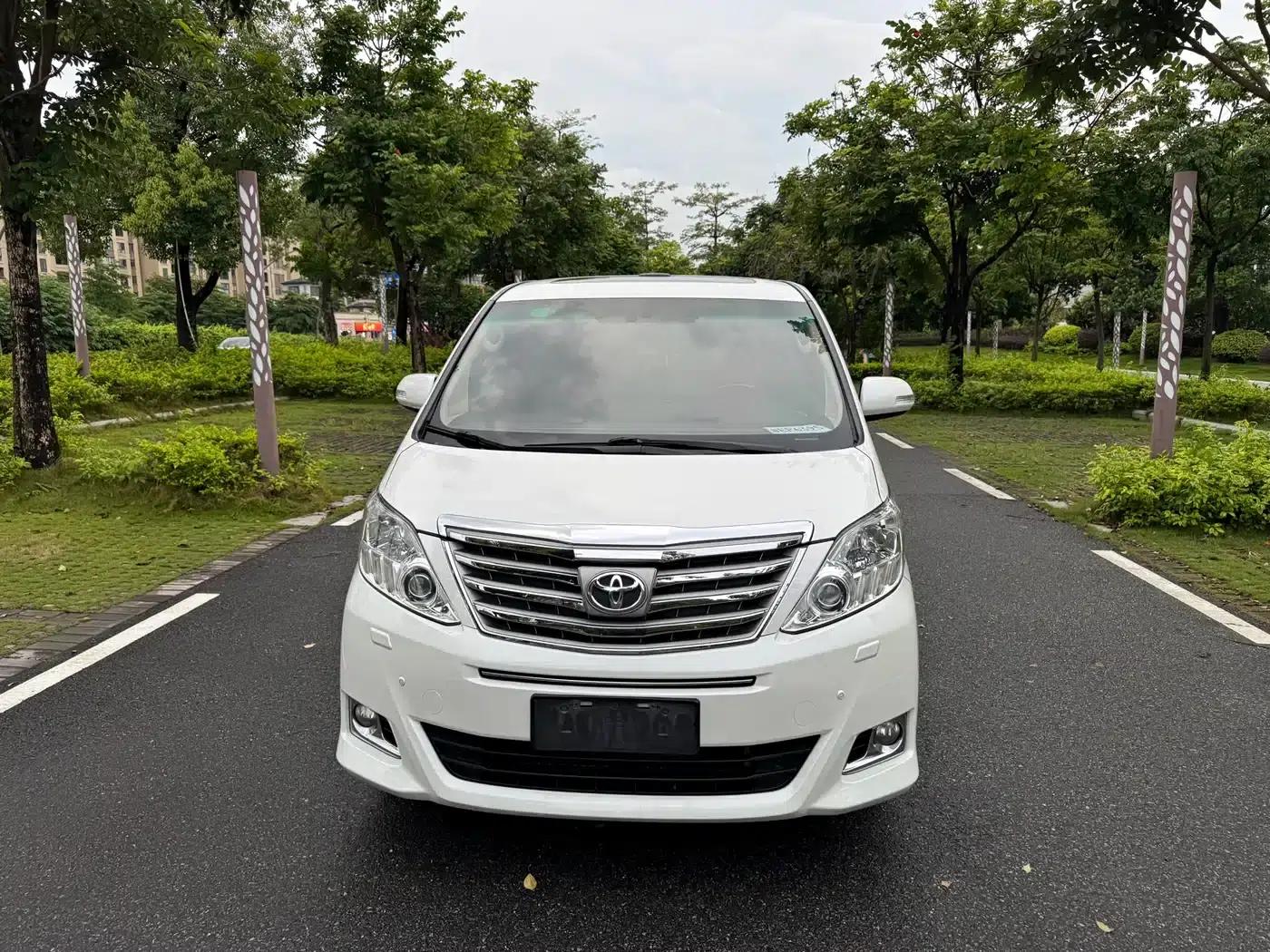 2012 Alphard 3.5L Luxury Edition — миниатюра 3