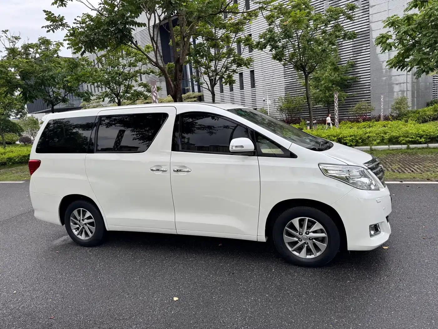 2012 Alphard 3.5L Luxury Edition — миниатюра 5
