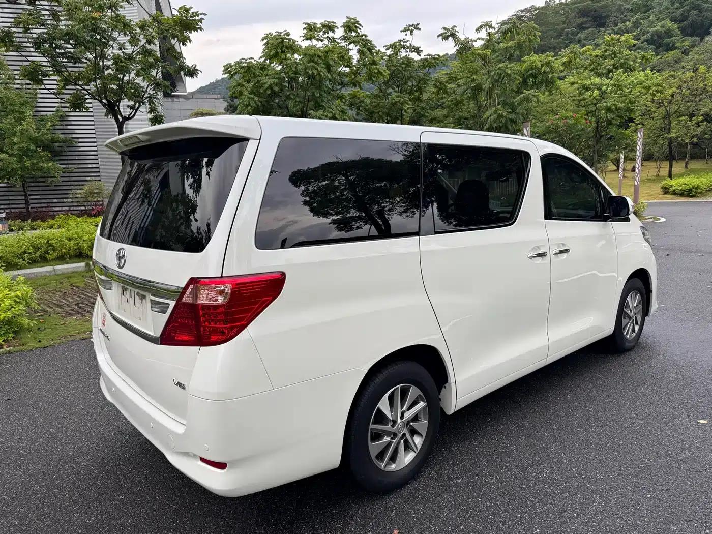 2012 Alphard 3.5L Luxury Edition — миниатюра 6