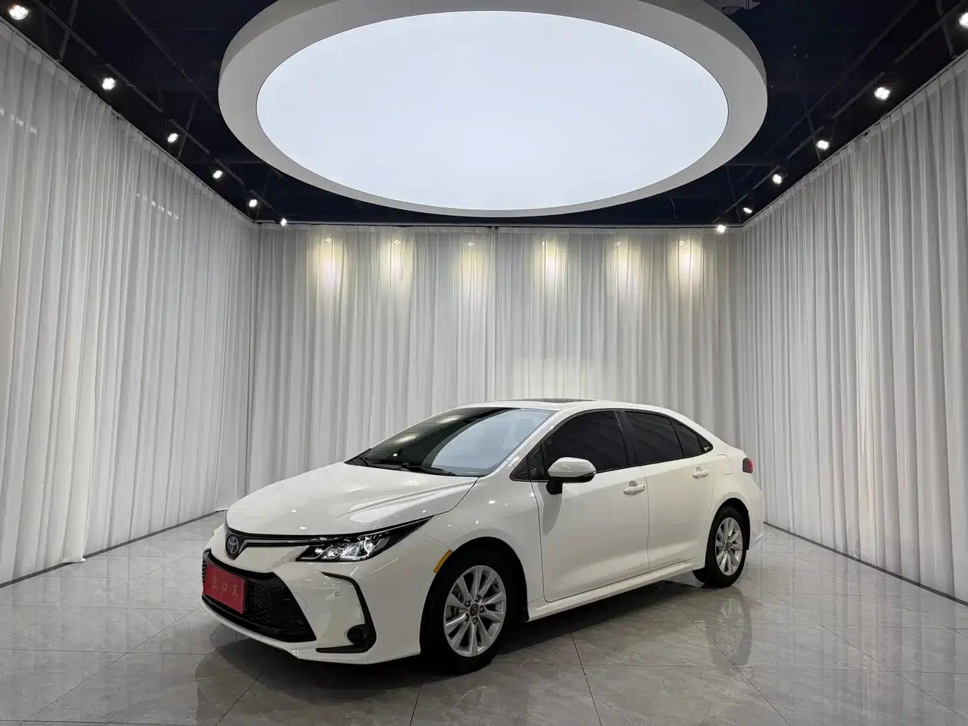 2024 Toyota Corolla 1.8L Intelligent Hybrid Elite Edition — миниатюра 1