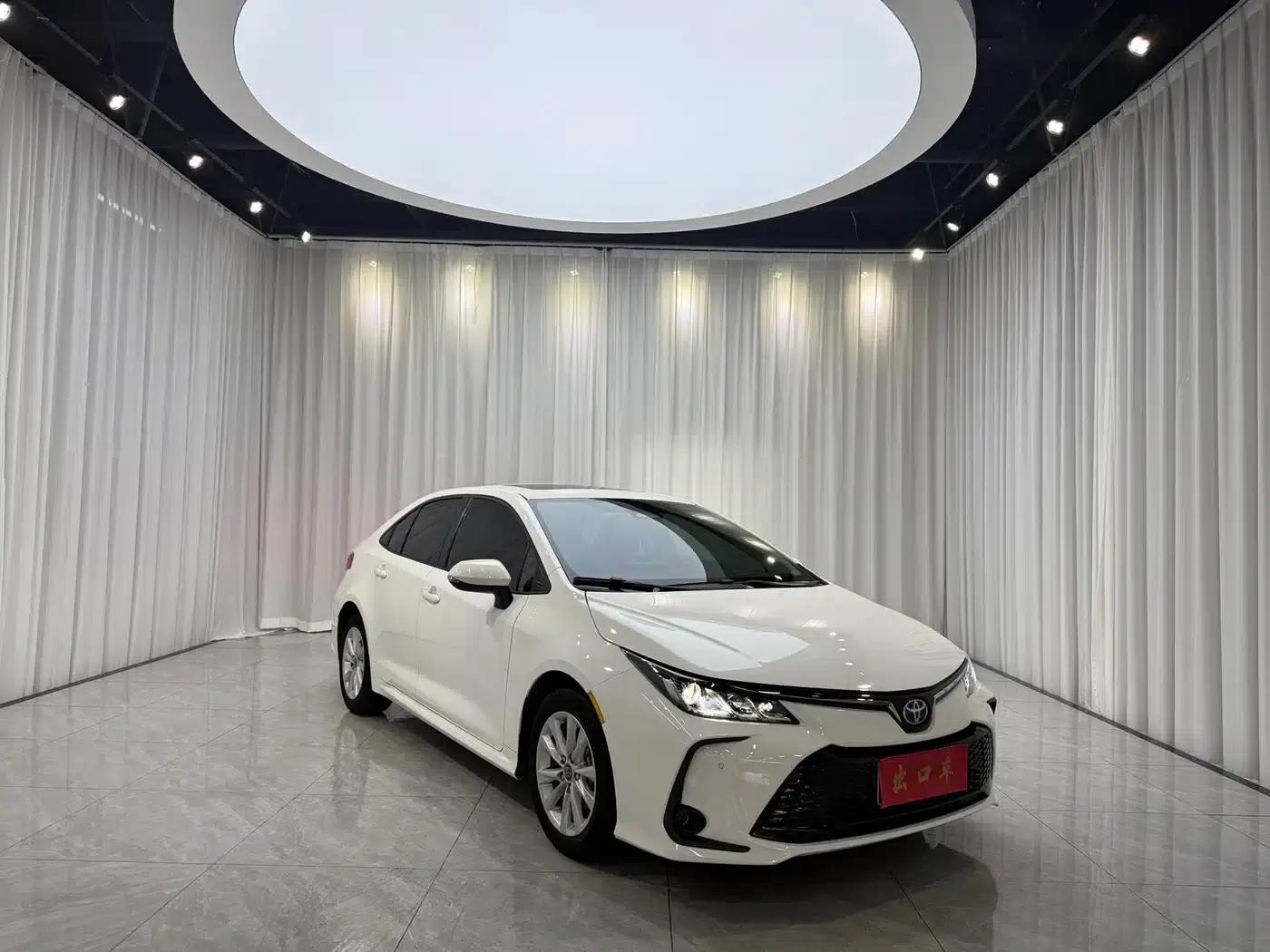 2024 Toyota Corolla 1.8L Intelligent Hybrid Elite Edition — миниатюра 3