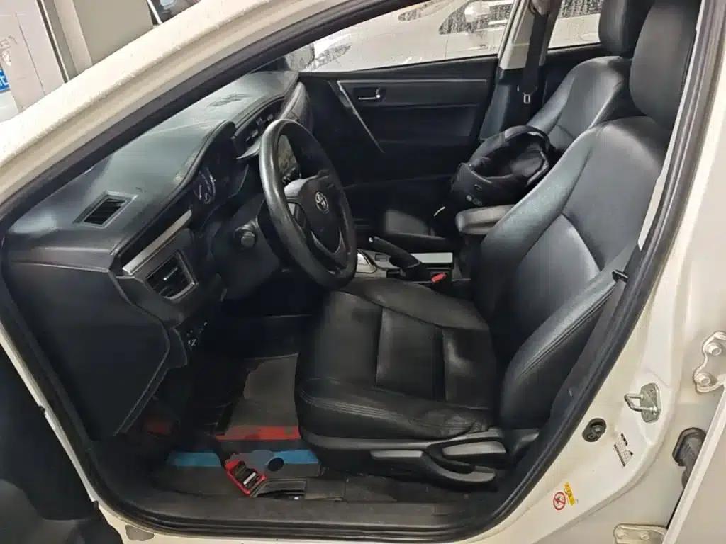 2014 Corolla 1.6L CVT GL-i — миниатюра 15