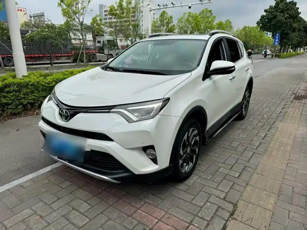 2016 RAV4 2.5L Automatic 4WD Elite Edition — миниатюра 1