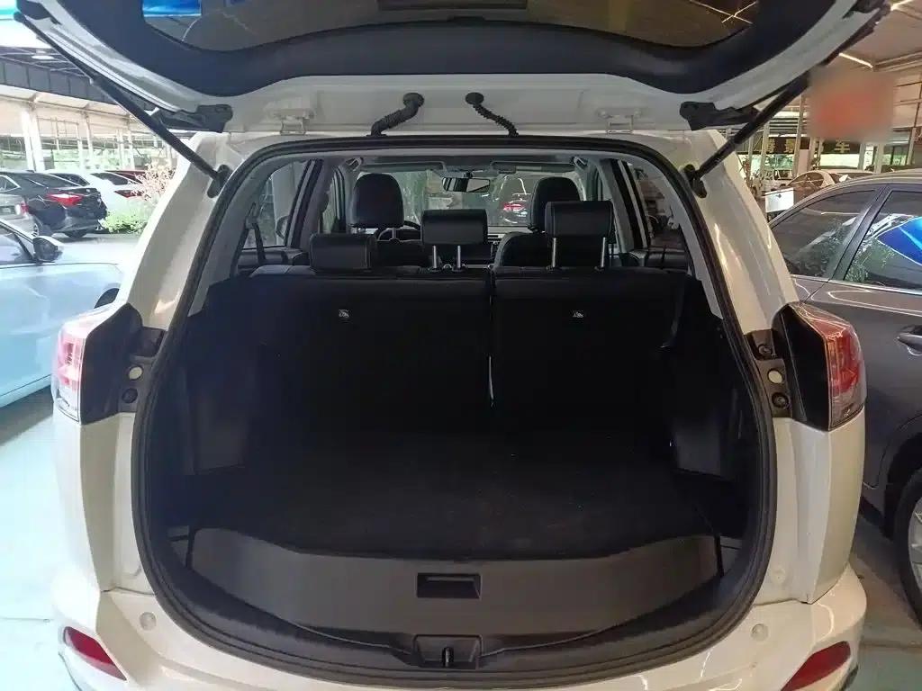 2016 RAV4 2.5L Automatic 4WD Elite Edition — миниатюра 18