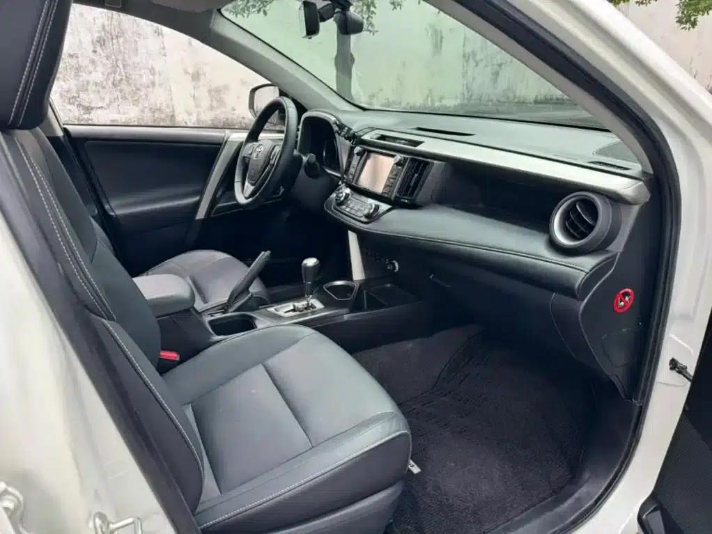 2016 RAV4 2.5L Automatic 4WD Elite Edition — миниатюра 22