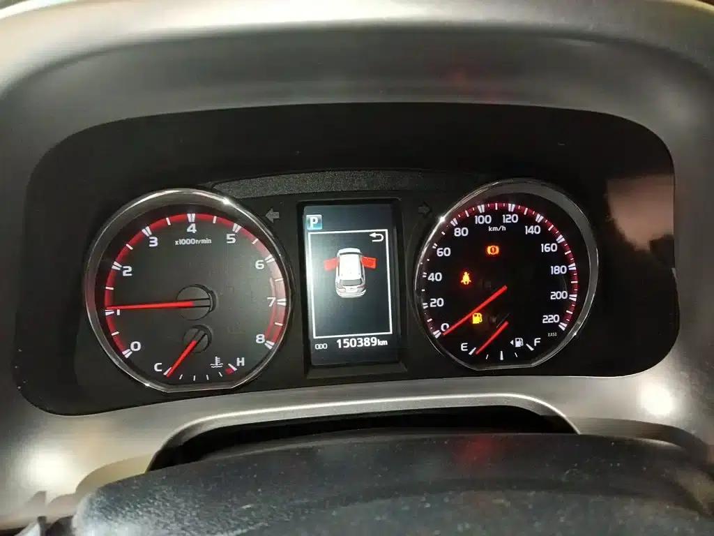 2016 RAV4 2.5L Automatic 4WD Elite Edition — миниатюра 8