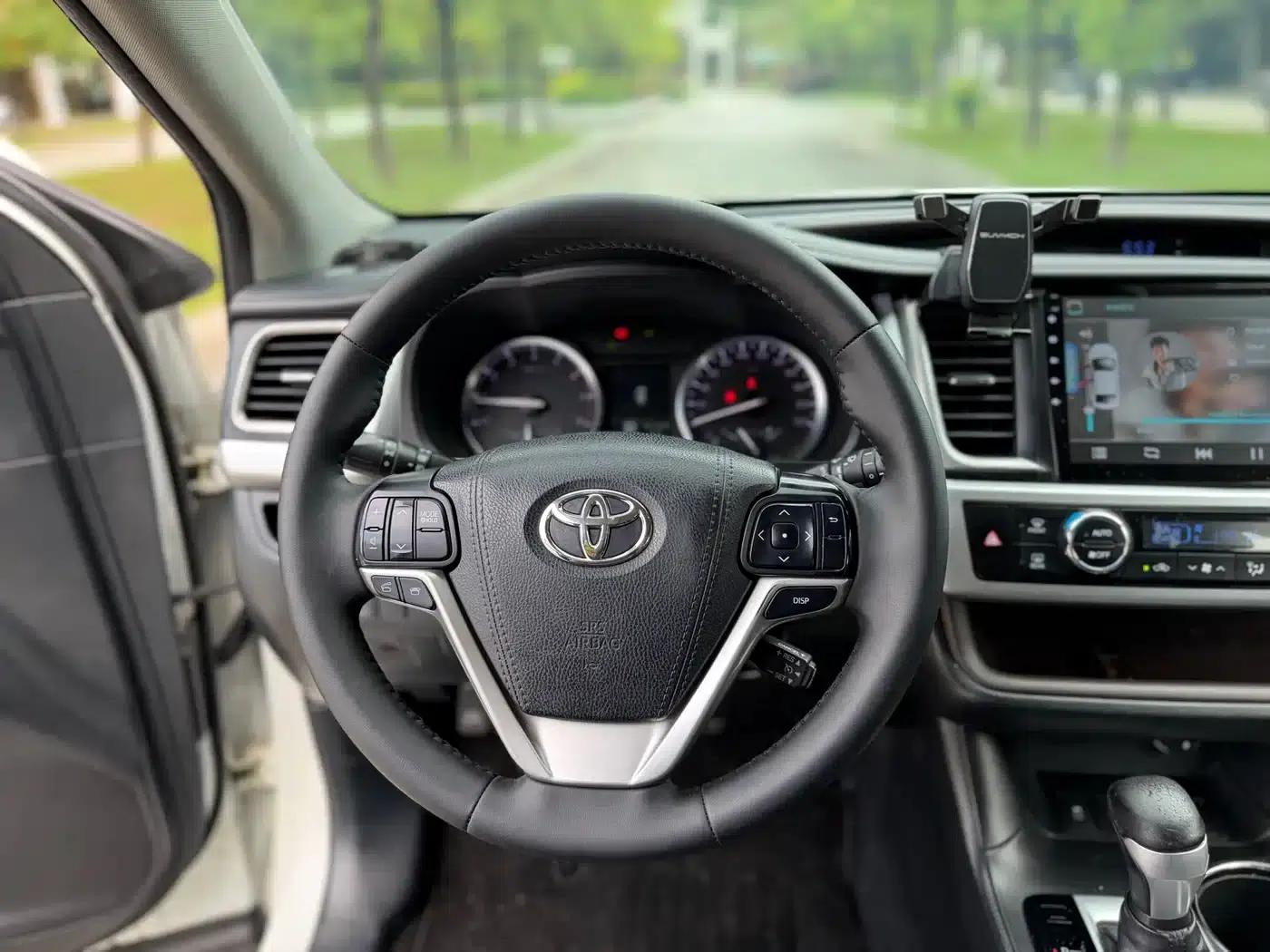 2015 Highlander 2.0T AWD Luxury 7-seater — миниатюра 10