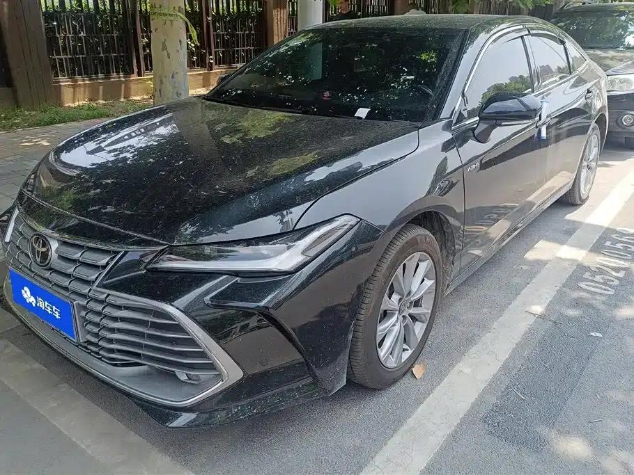 2024 Toyota Avalon Hybrid 2.0L Premium Edition — миниатюра 1