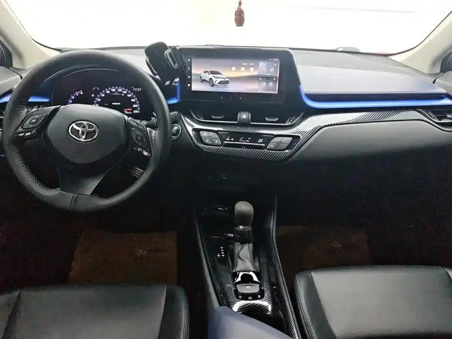 Toyota C-HR 2023 2.0L Luxury Edition — миниатюра 12