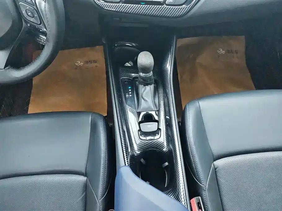 Toyota C-HR 2023 2.0L Luxury Edition — миниатюра 16
