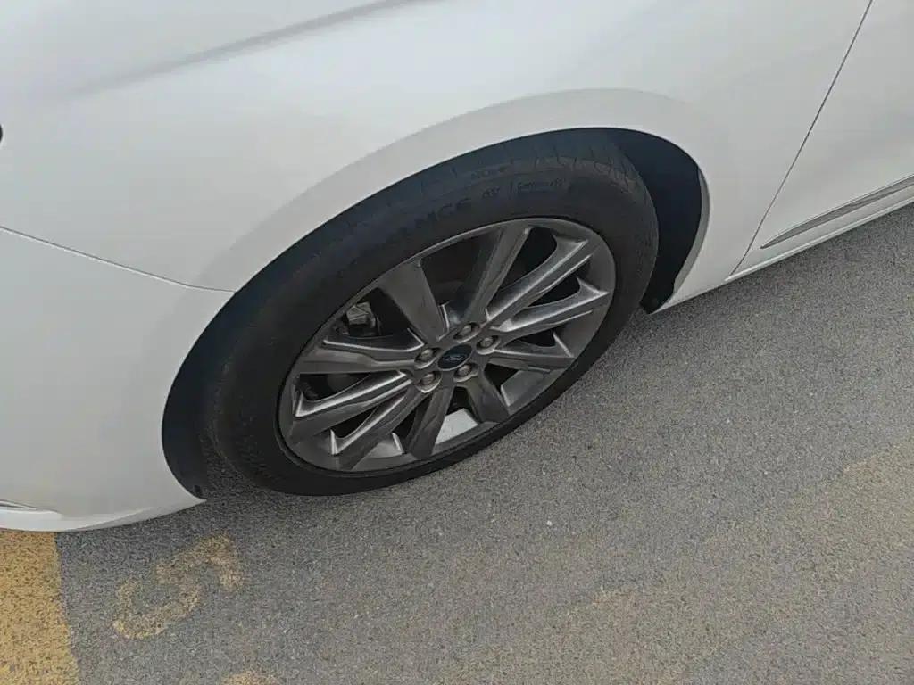 2019 Taurus EcoBoost 245 Premium Edition — миниатюра 23