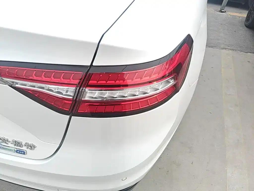2019 Taurus EcoBoost 245 Premium Edition — миниатюра 8