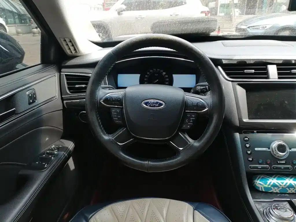 2017 Taurus EcoBoost 245 Luxury — миниатюра 3