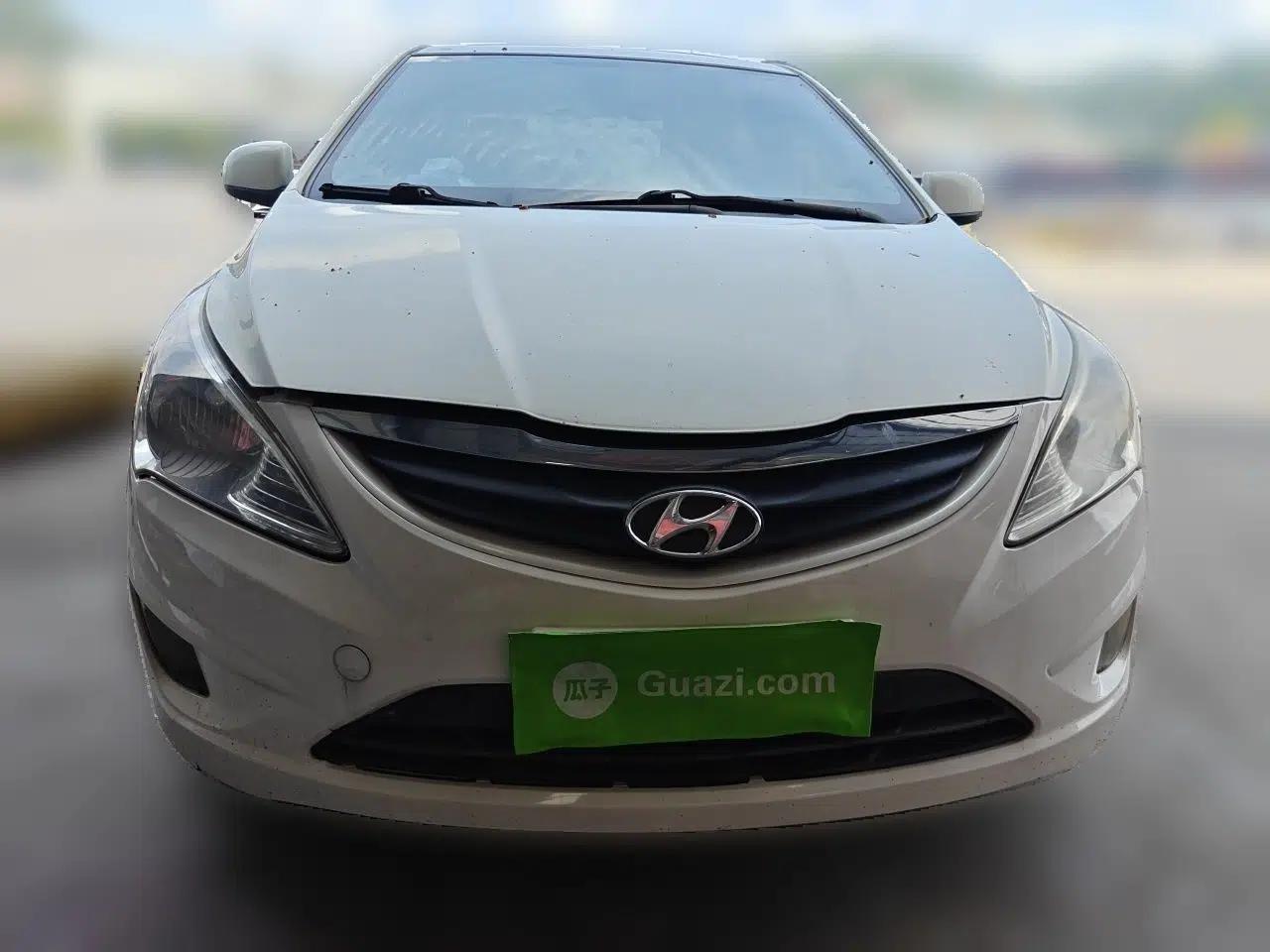 Hyundai Verna (older generation) 2010 Sedan 1.4L Automatic Fashionable GT Model — миниатюра 2