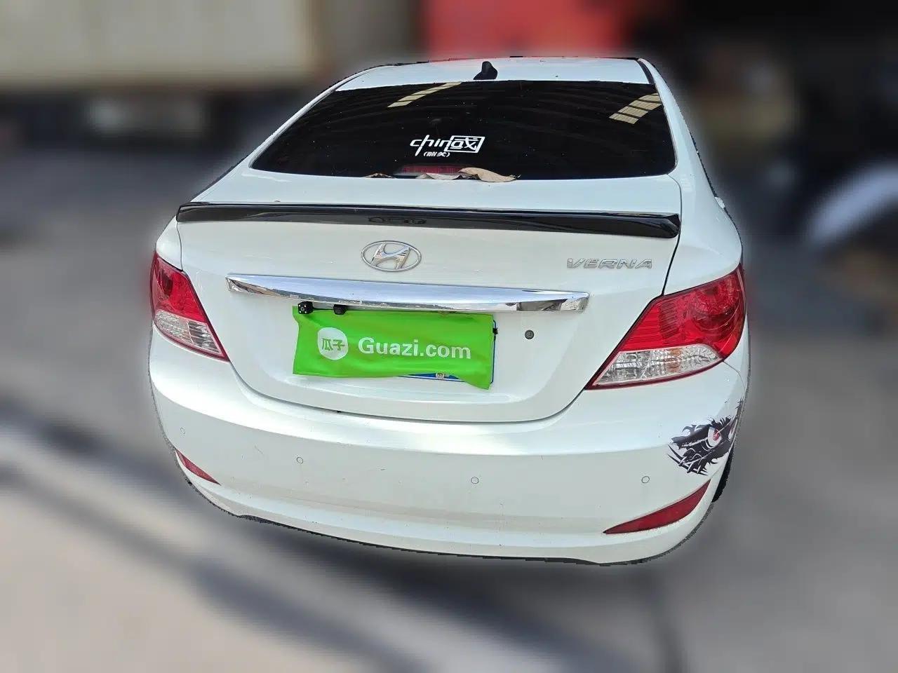 Hyundai Verna (older generation) 2010 Sedan 1.4L Automatic Fashionable GT Model — миниатюра 5