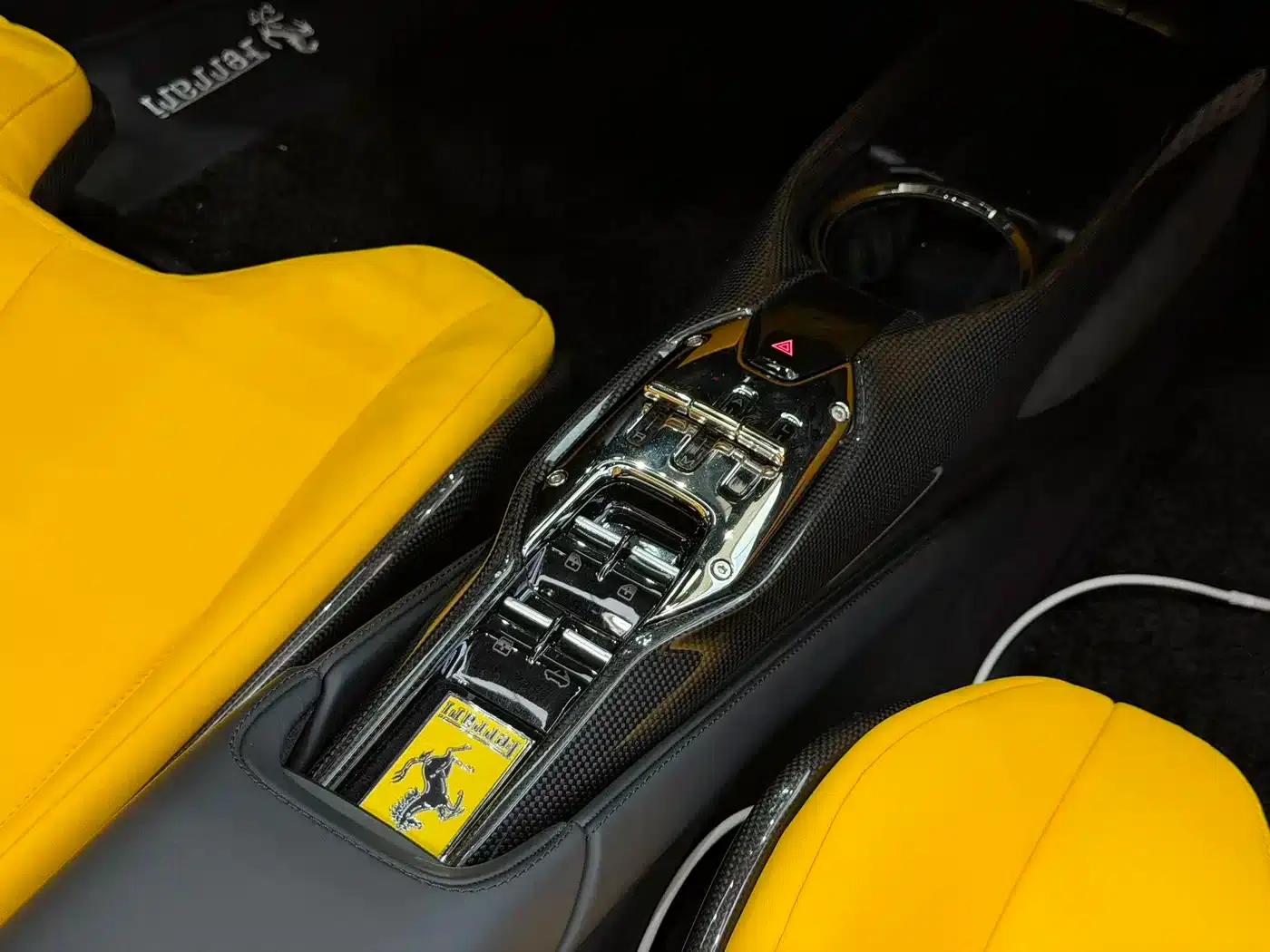 SF90 2021 3.9T V8 Spider — миниатюра 11
