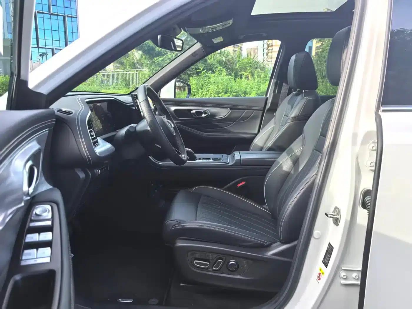 Trumpchi GS8 2025 Navigator Series 2.0TGDI 2WD Luxury 5-Seater — миниатюра 6