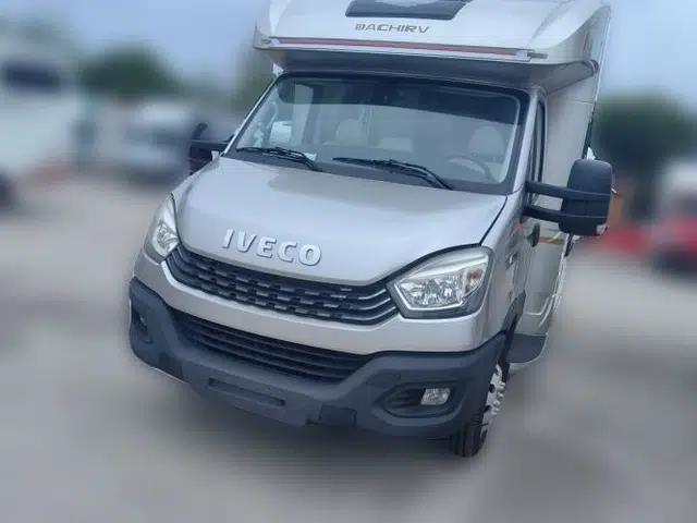 Iveco Eurocargo 2021 3.0T Automatic Professional Chassis 4.5-Ton Long-Wheelbase Double-Cab Chassis F1C