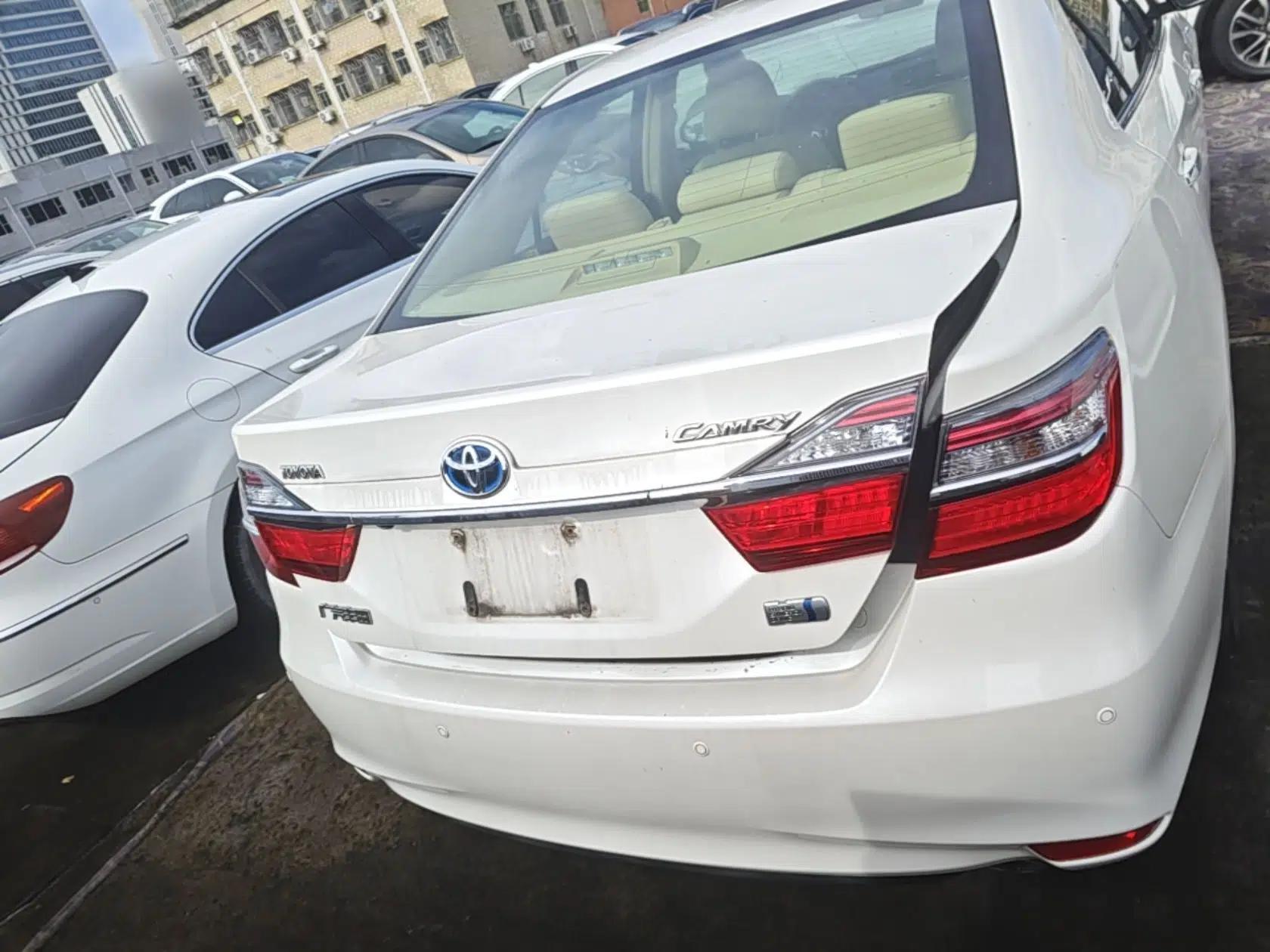 Toyota Camry 2016 Dual-Engine 2.5 HG 10th Anniversary Deluxe Navigation Edition — миниатюра 5