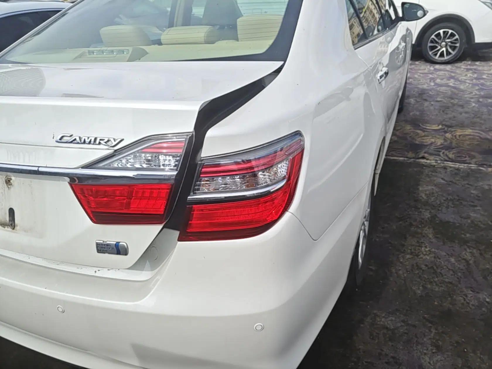Toyota Camry 2016 Dual-Engine 2.5 HG 10th Anniversary Deluxe Navigation Edition — миниатюра 9