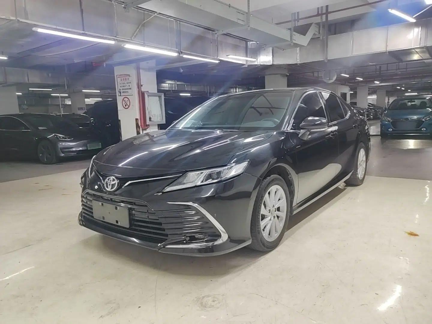 Toyota Camry 2023 2.0GVP Premier Edition — миниатюра 1