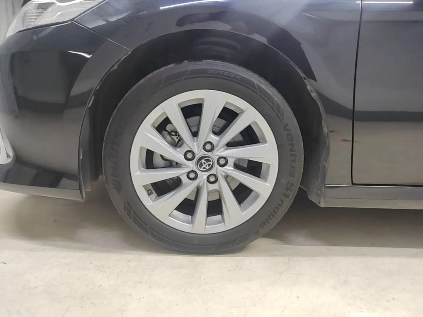 Toyota Camry 2023 2.0GVP Premier Edition — миниатюра 10