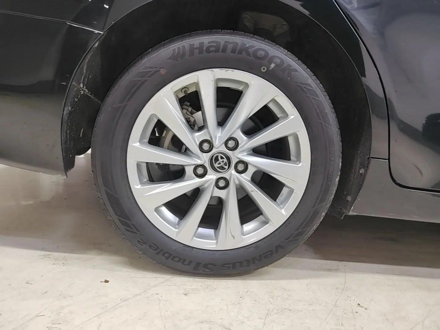 Toyota Camry 2023 2.0GVP Premier Edition — миниатюра 11