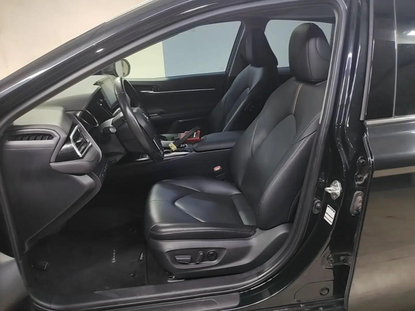 Toyota Camry 2023 2.0GVP Premier Edition — миниатюра 17