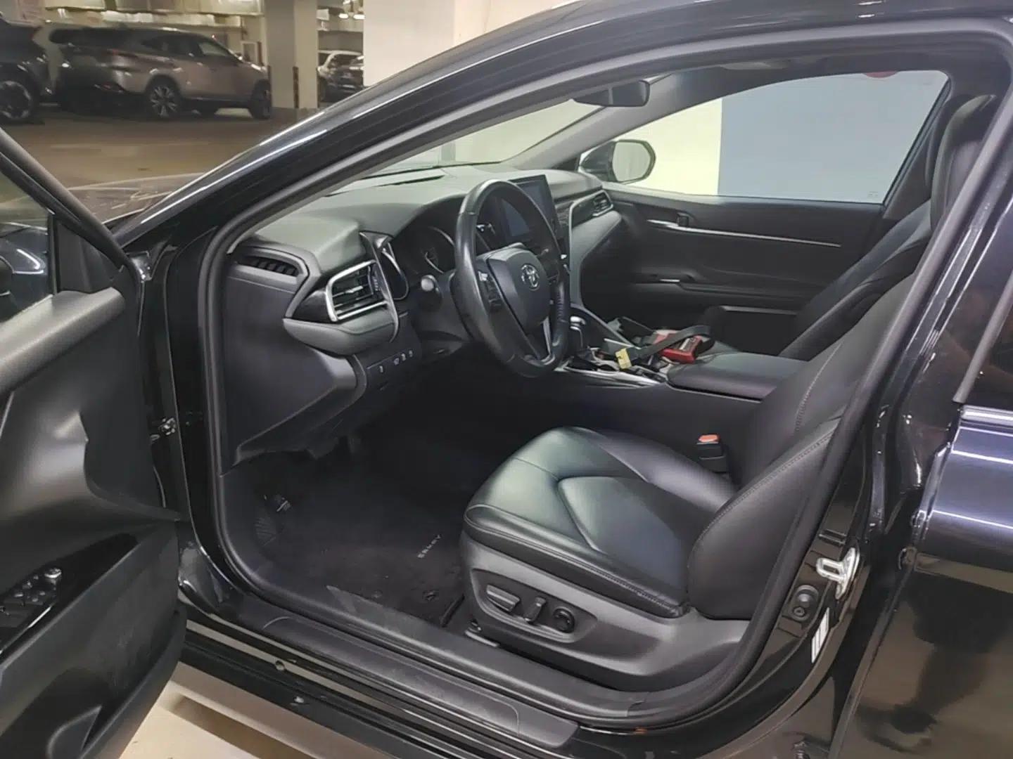 Toyota Camry 2023 2.0GVP Premier Edition — миниатюра 18