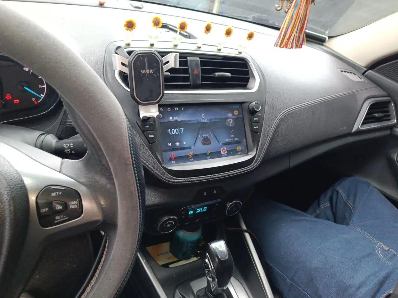 Ford Escort 2015 1.5L Automatic Fashion Model — миниатюра 13