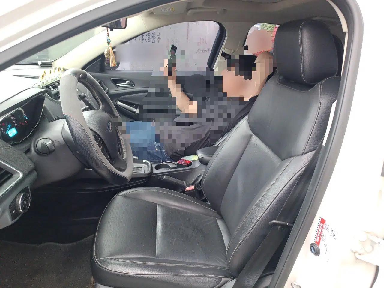 Ford Escort 2015 1.5L Automatic Fashion Model — миниатюра 15