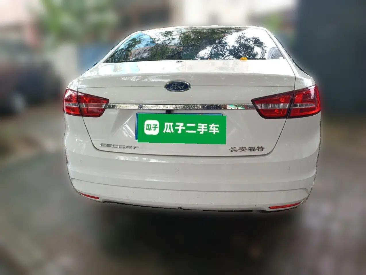 Ford Escort 2015 1.5L Automatic Fashion Model — миниатюра 5