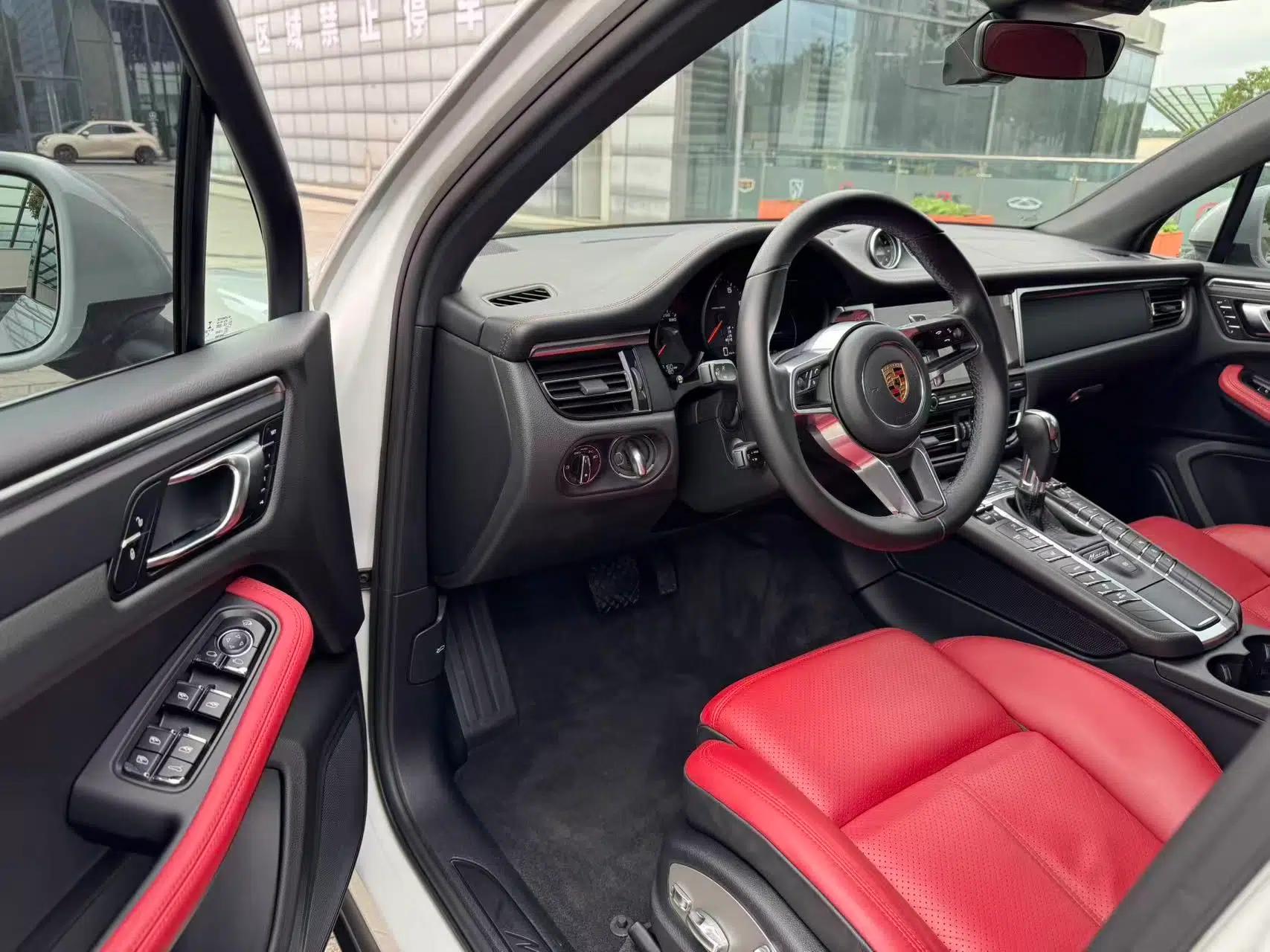 Porsche Macan 2018 Macan 2.0T — миниатюра 21