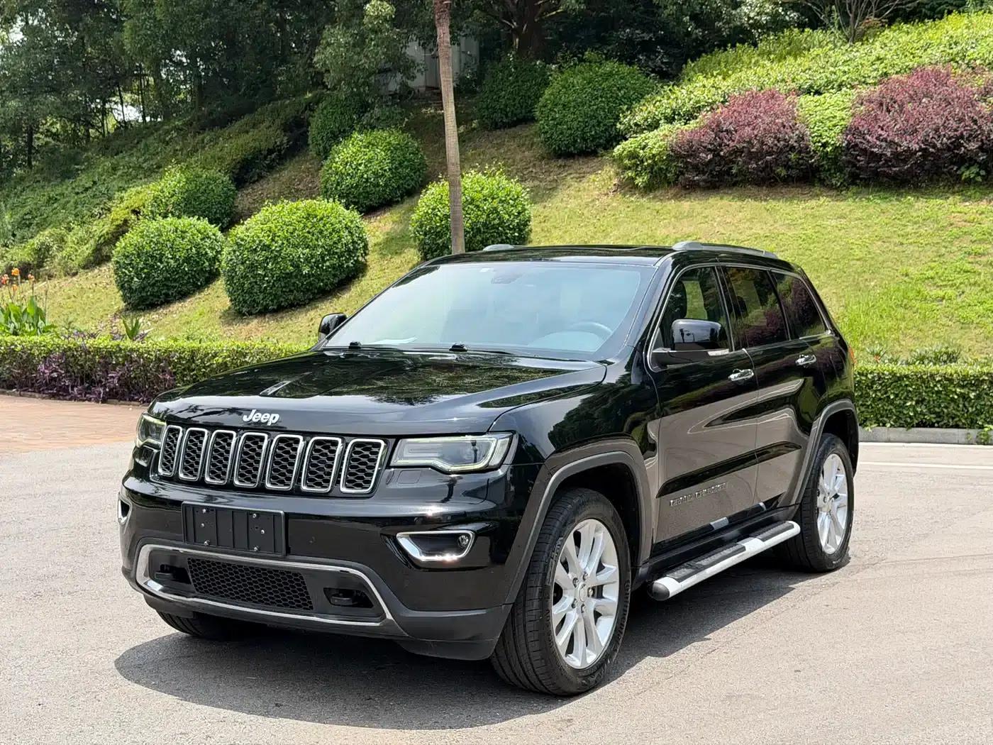 2017 Jeep Grand Cherokee Imported Model 3.0L Comfort Navigation Edition — миниатюра 1