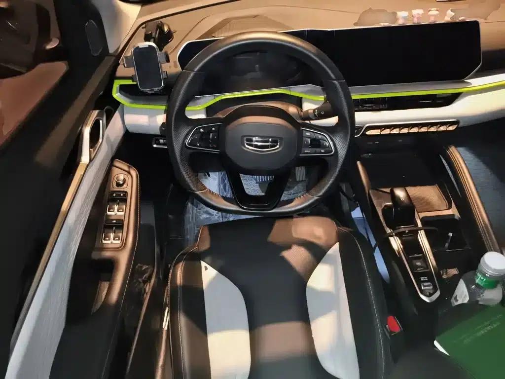 Geely Binyue 2022 Model Binyue COOL 1.5TD DCT Sport Edition — миниатюра 3