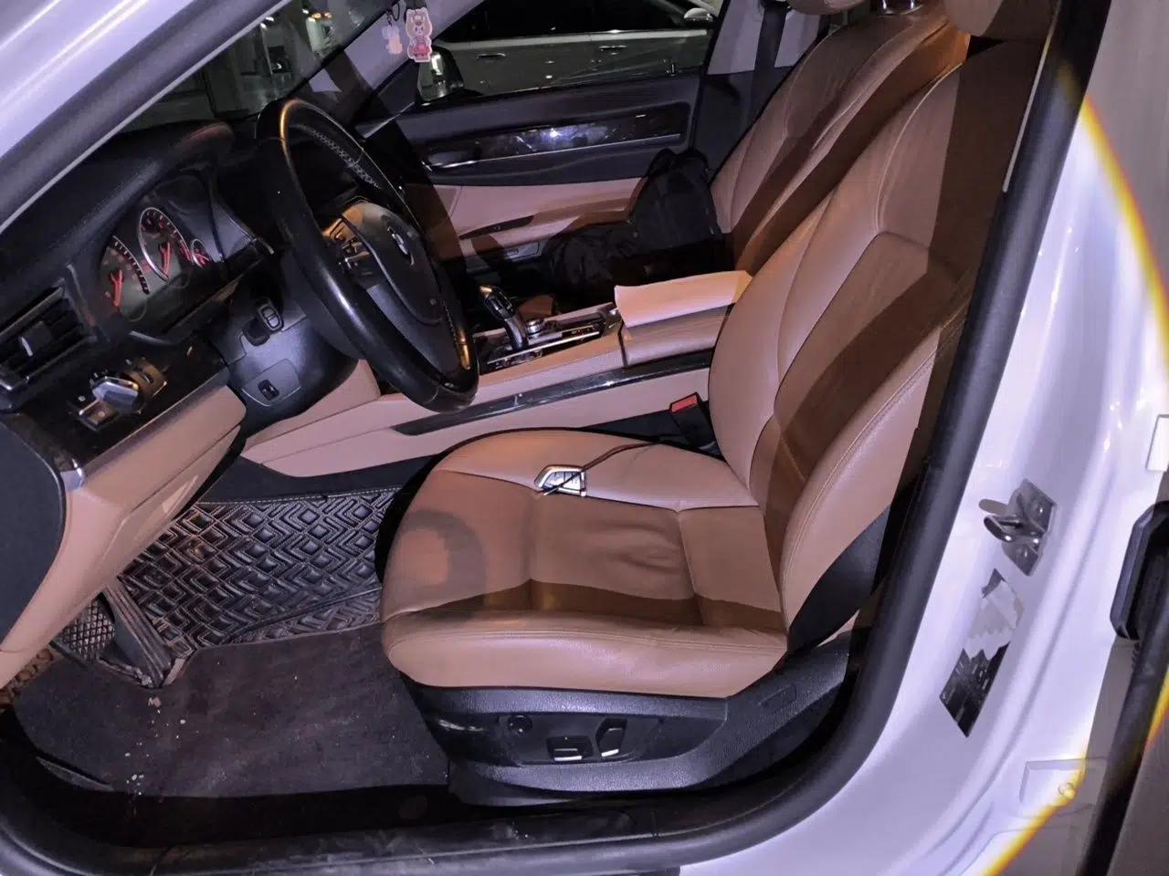 BMW 7 Series 2009 740Li Leading Model — миниатюра 15