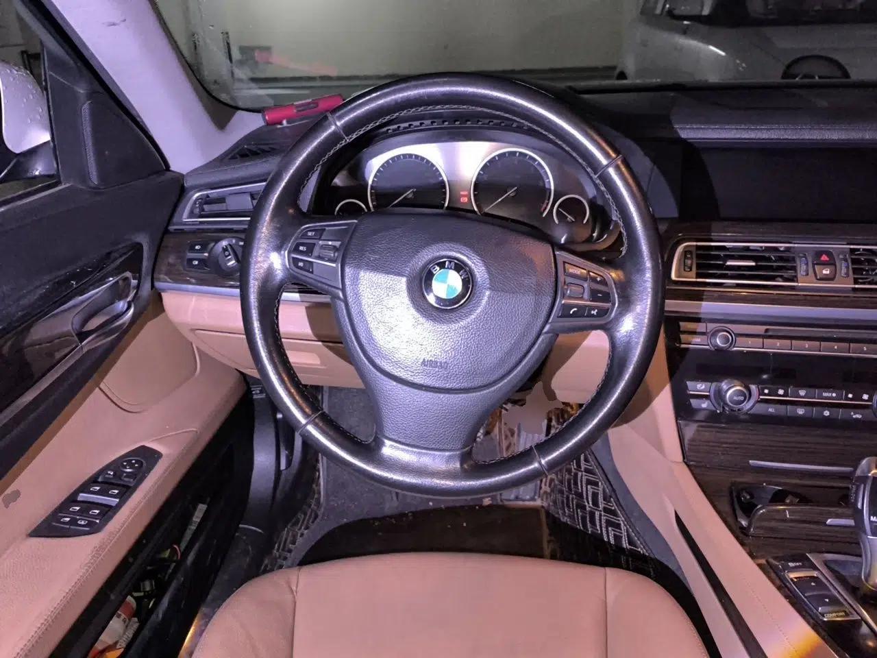 BMW 7 Series 2009 740Li Leading Model — миниатюра 10
