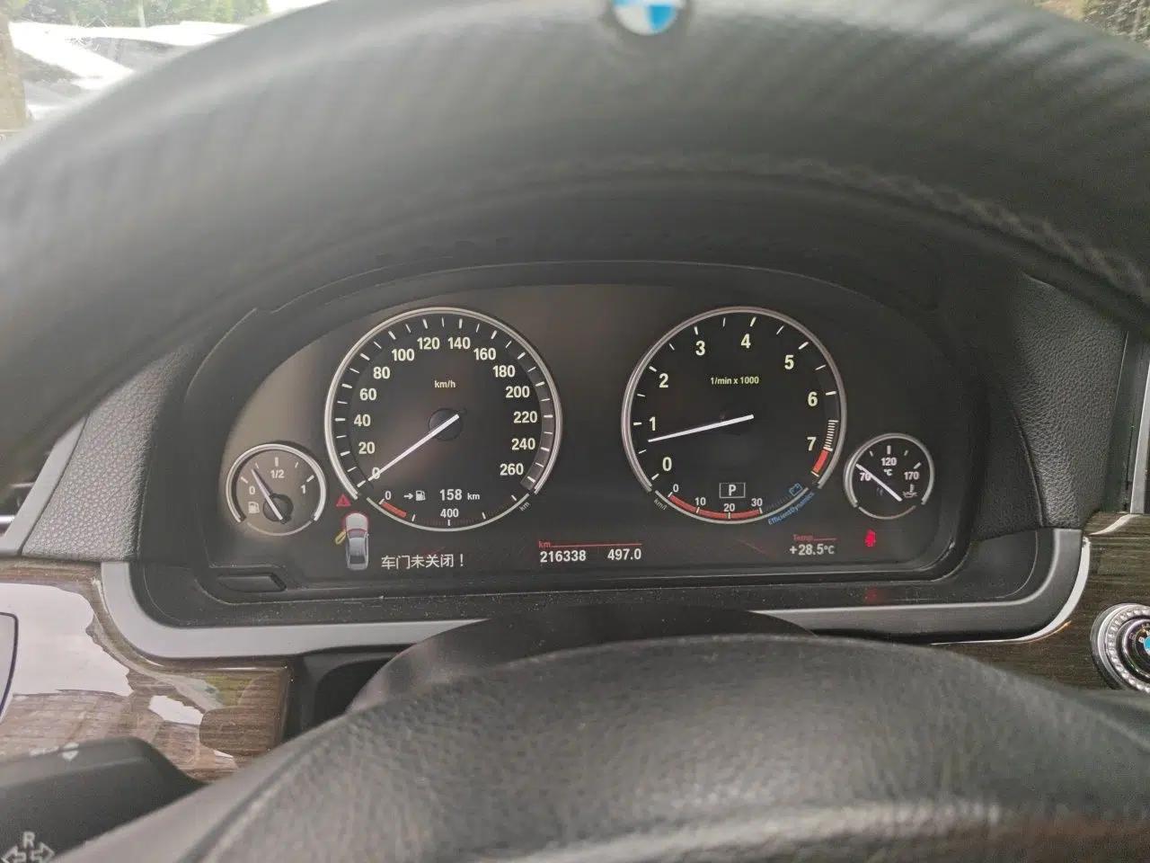 BMW 7 Series 2009 730Li Luxury Model — миниатюра 11