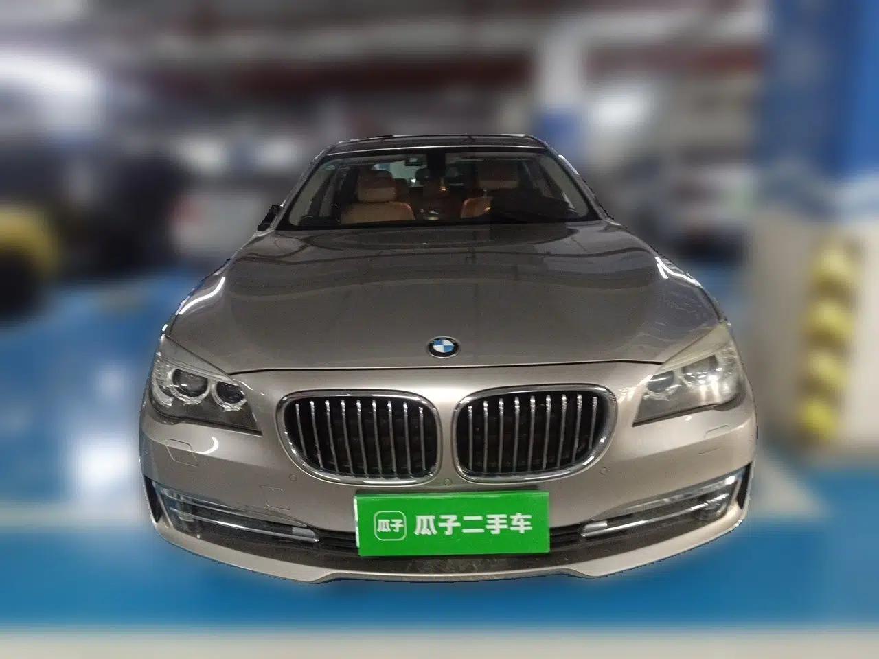 BMW 7 Series 2013 730Li Leading Model — миниатюра 2