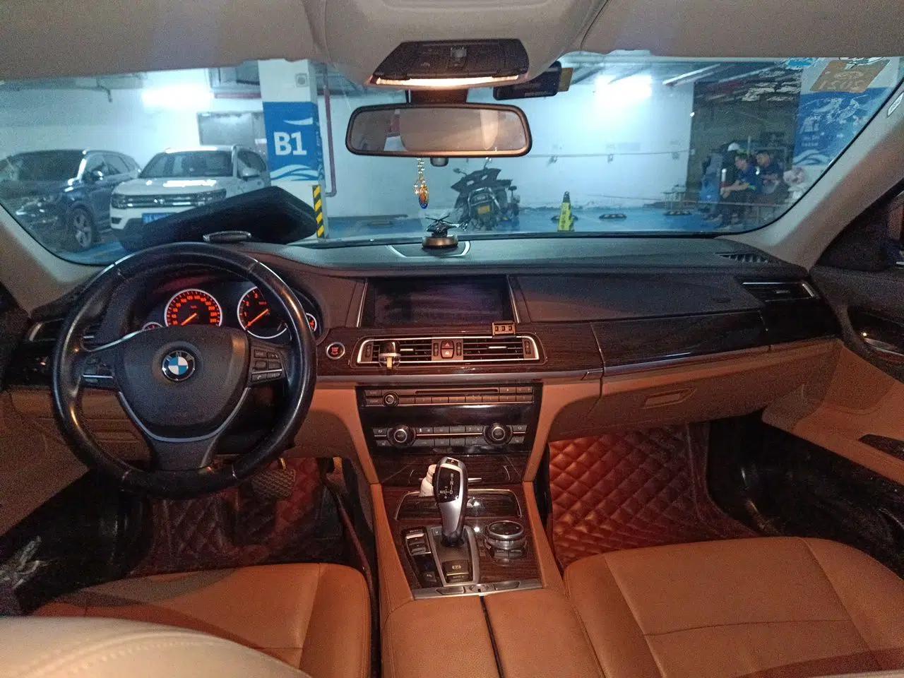 BMW 7 Series 2013 730Li Leading Model — миниатюра 18