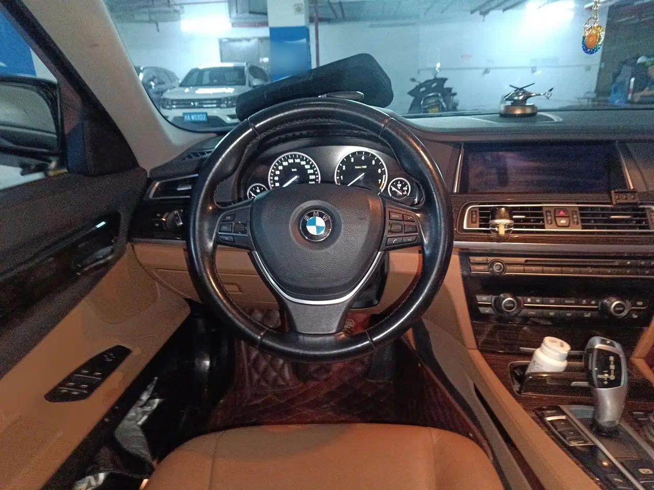 BMW 7 Series 2013 730Li Leading Model — миниатюра 10